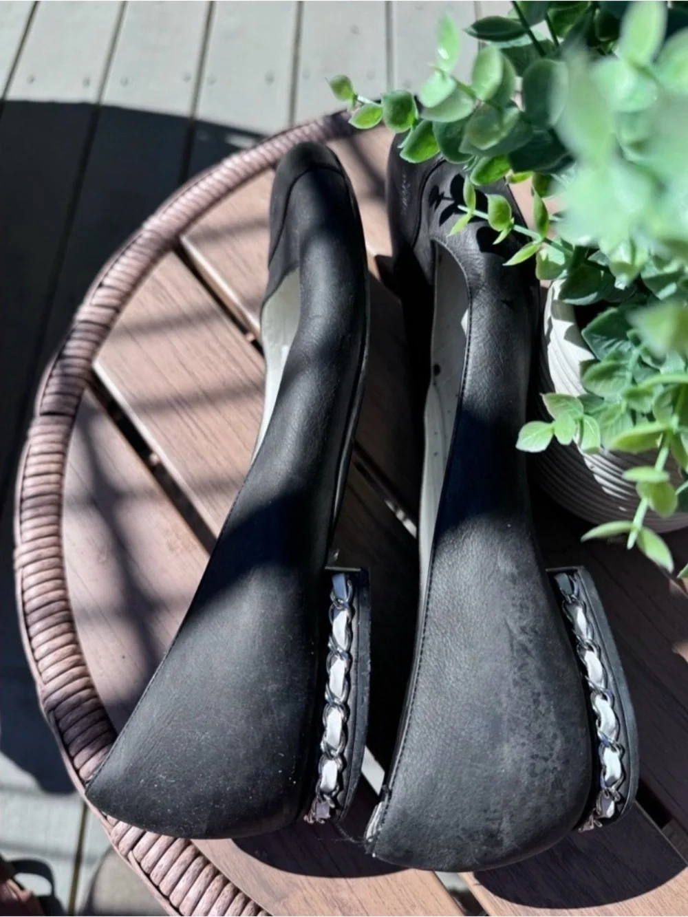 CHANEL Black Leather CC Chain Heel Ballet Flats • EU 40 • Made in Italy